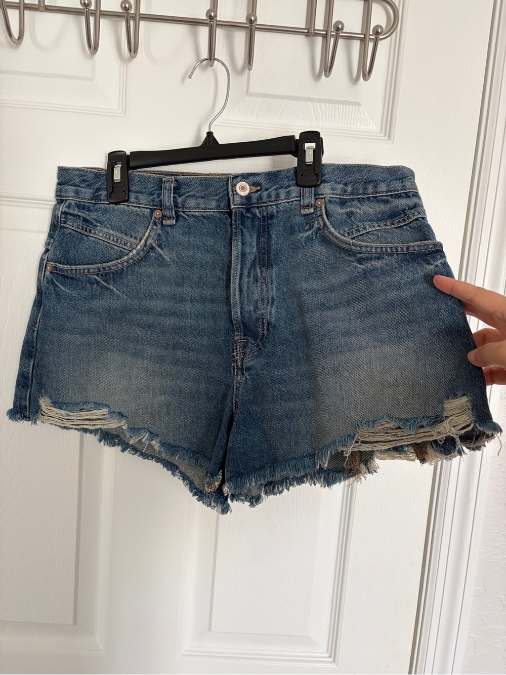 Free people Women’s Distressed Denim Shorts - Blue